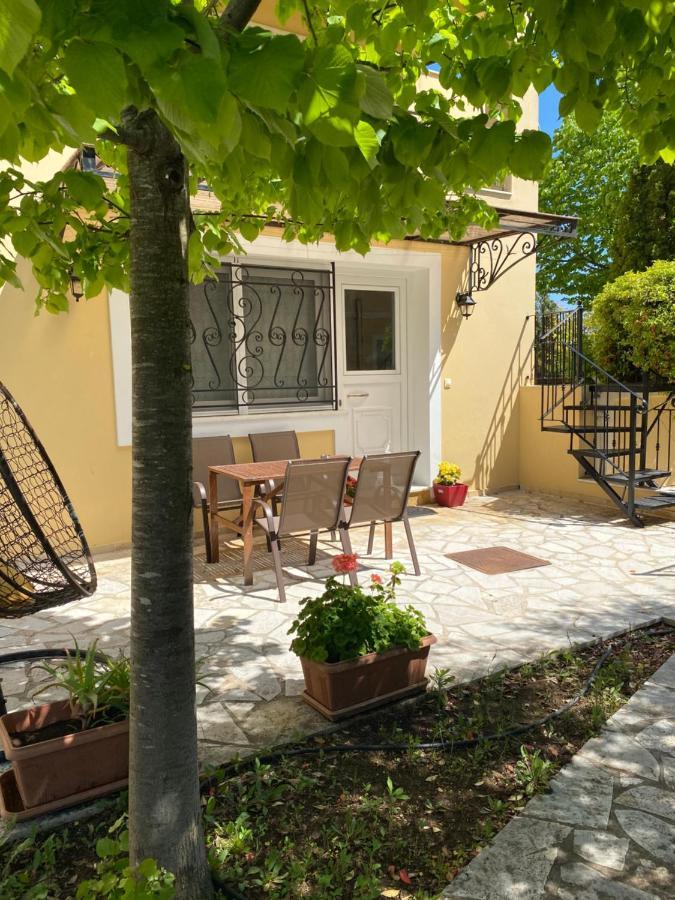 Julias Village-Allure Alepou Exterior photo